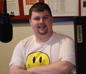 Photo of Kyyo-T from Floor Fillaz with a smiley face T-shirt
